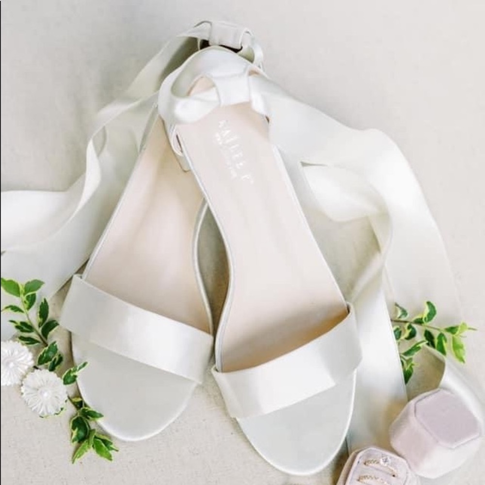 Beautiful white heels with silk bow